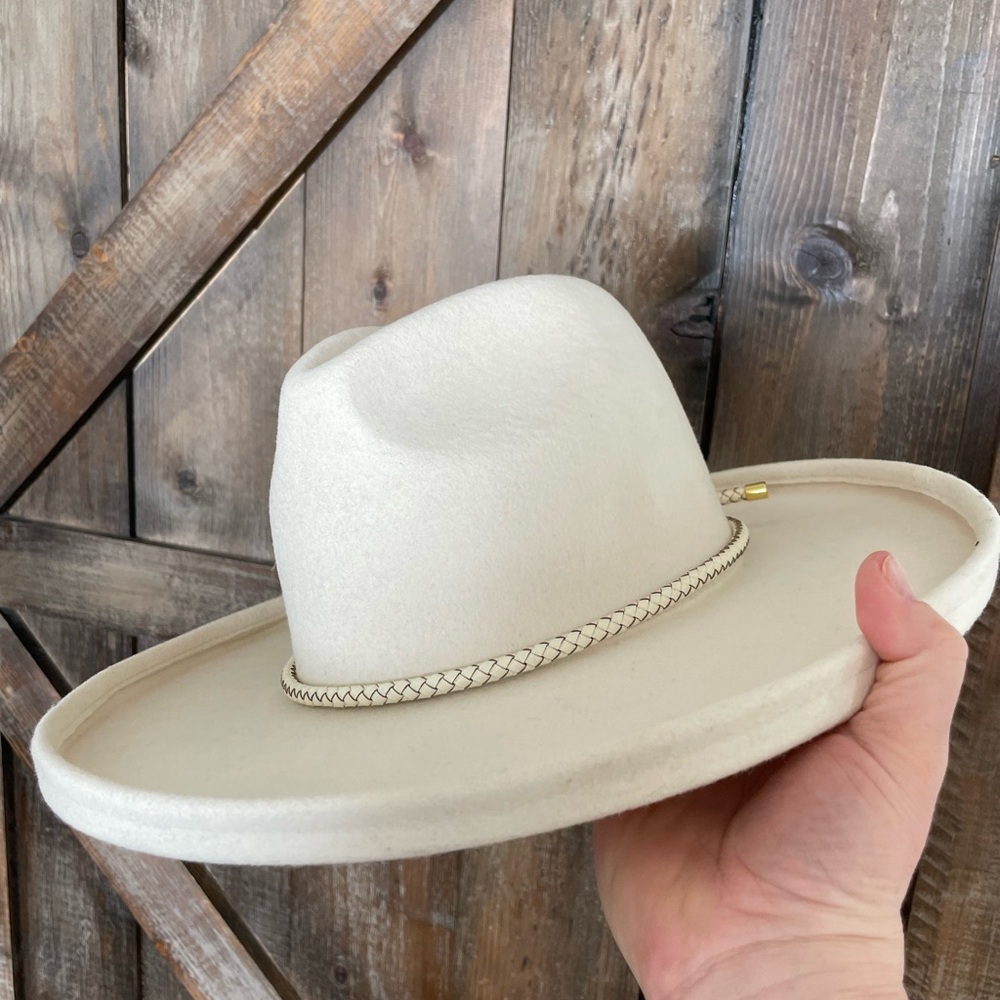 GIGI PIP Cream Hat